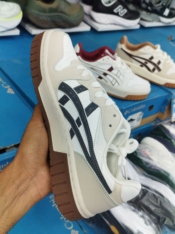 کتونی اسپرت اسیکس کورت MZ 2.0/ساخت ویتنام/سایز 40الی 45/ASICS Court MZ 2.0/ضمانت کالا/فروش تک و عمده