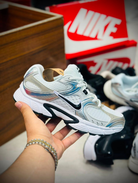 کتونی مسترکوالیتی نایک V5 RNR/ سایز 37 الی 45/ Nike V5 RNR/ضمانت کالا/فروش تک و عمده