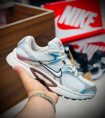 کتونی مسترکوالیتی نایک V5 RNR/ سایز 37 الی 45/ Nike V5 RNR/ضمانت کالا/فروش تک و عمده