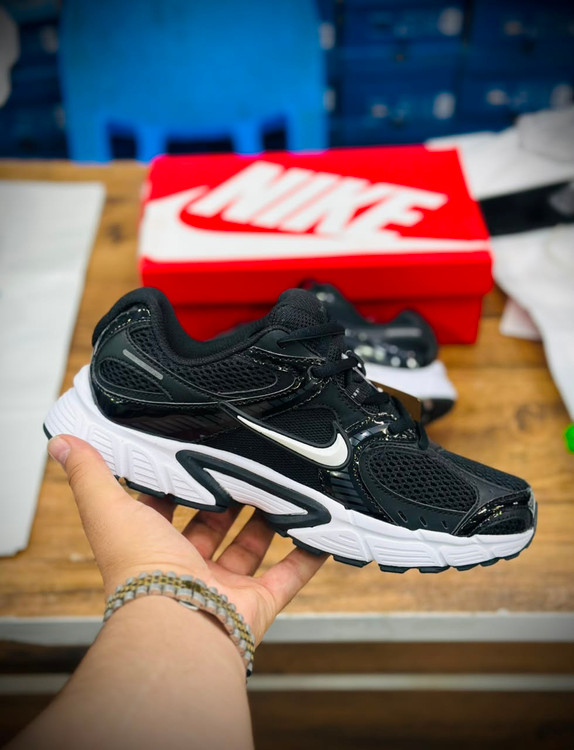 کتونی مسترکوالیتی نایک V5 RNR/ سایز 37 الی 45/ Nike V5 RNR/ضمانت کالا/فروش تک و عمده