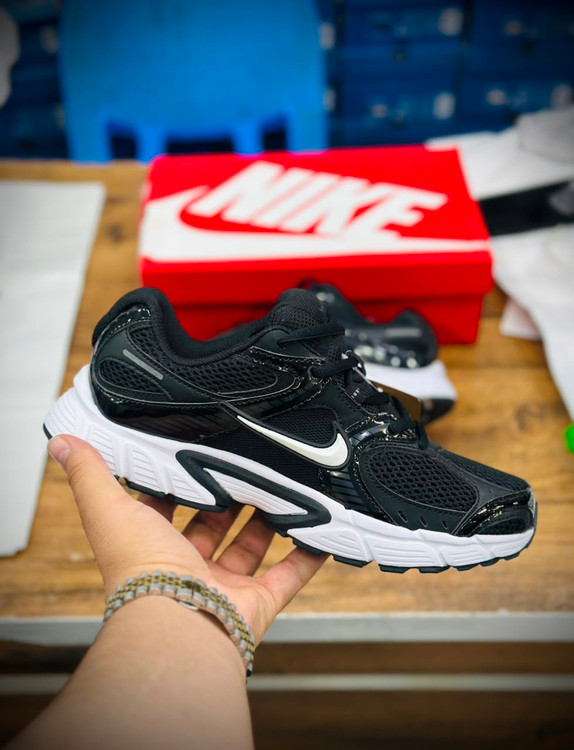 کتونی مسترکوالیتی نایک V5 RNR/ سایز 37 الی 45/ Nike V5 RNR/ضمانت کالا/فروش تک و عمده