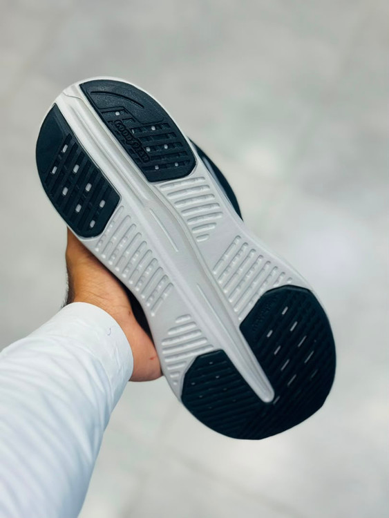 کتونی مسترکوالیتی اسکیچرز مکس کوشن/Skechers Max Cushioning/سایز 40 الی 45/ ساخت ویتنام/ ضمانت کالا