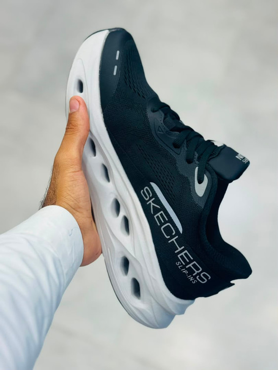 کتونی مسترکوالیتی اسکیچرز مکس کوشن/Skechers Max Cushioning/سایز 40 الی 45/ ساخت ویتنام/ ضمانت کالا