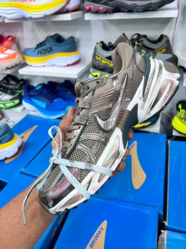 کتونی نایک وی تو کی/سایز 37 الی 45/ساخت ویتنام/Nike V2k Run/ضمانت کالا/فروش تک و عمده