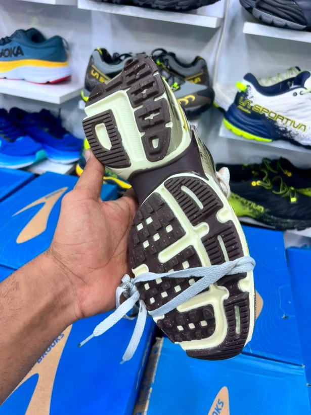 کتونی نایک وی تو کی/سایز 37 الی 45/ساخت ویتنام/Nike V2k Run/ضمانت کالا/فروش تک و عمده