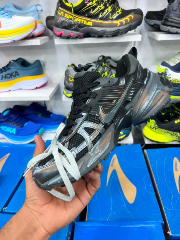 کتونی نایک وی تو کی/سایز 37 الی 45/ساخت ویتنام/Nike V2k Run/ضمانت کالا/فروش تک و عمده