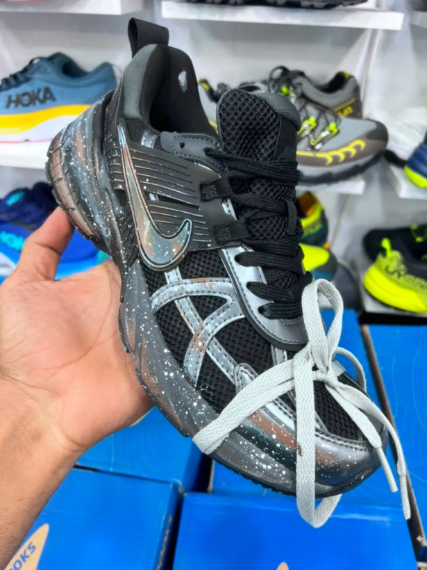 کتونی نایک وی تو کی/سایز 37 الی 45/ساخت ویتنام/Nike V2k Run/ضمانت کالا/فروش تک و عمده