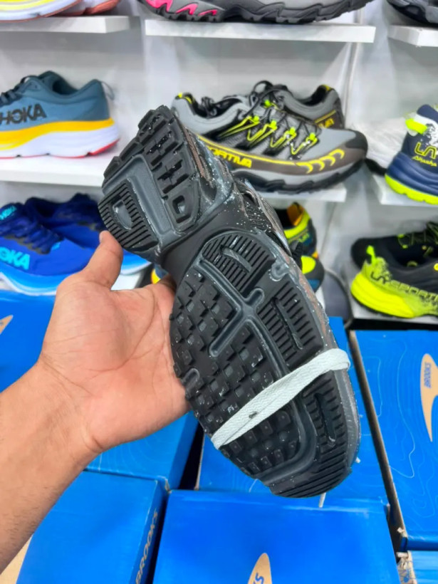 کتونی نایک وی تو کی/سایز 37 الی 45/ساخت ویتنام/Nike V2k Run/ضمانت کالا/فروش تک و عمده