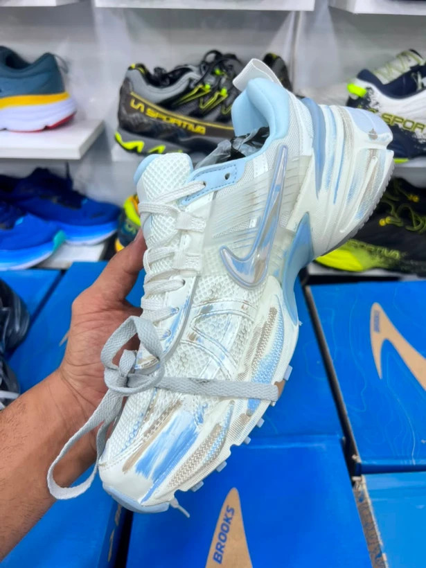 کتونی نایک وی تو کی/سایز 37 الی 45/ساخت ویتنام/Nike V2k Run/ضمانت کالا/فروش تک و عمده