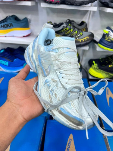کتونی نایک وی تو کی/سایز 37 الی 45/ساخت ویتنام/Nike V2k Run/ضمانت کالا/فروش تک و عمده