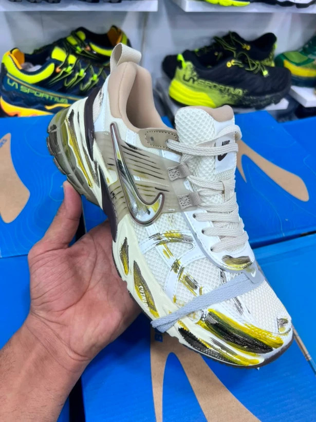 کتونی نایک وی تو کی/سایز 37 الی 45/ساخت ویتنام/Nike V2k Run/ضمانت کالا/فروش تک و عمده