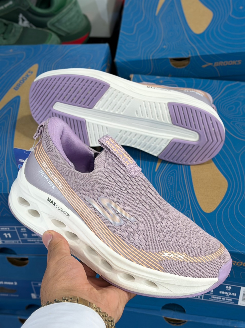 کتونی مسترکوالیتی اسکیچرز مکس کوشن/Skechers Max Cushioning/سایز 37 الی 40/ ساخت ویتنام/ ضمانت کالا