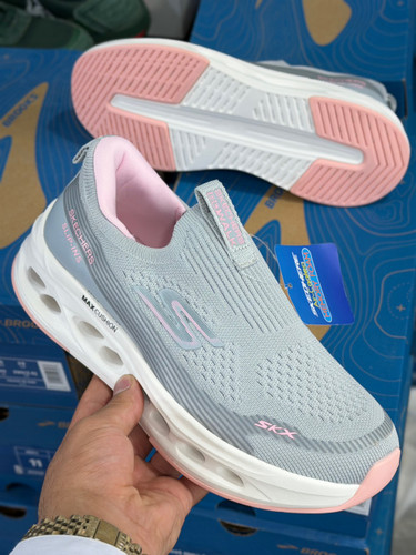 کتونی مسترکوالیتی اسکیچرز مکس کوشن/Skechers Max Cushioning/سایز 37 الی 40/ ساخت ویتنام/ ضمانت کالا