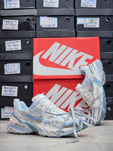 کتونی نایک وی تو کی/سایز 37 الی 45/ساخت ویتنام/Nike V2k Run/ضمانت کالا/فروش تک و عمده