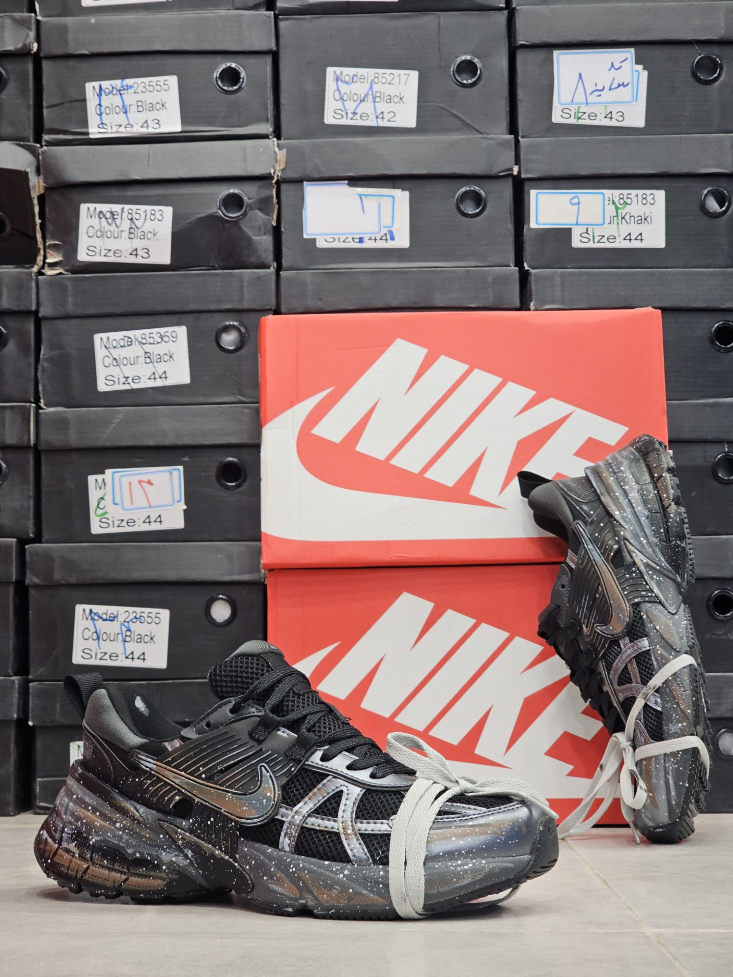 کتونی نایک وی تو کی/سایز 37 الی 45/ساخت ویتنام/Nike V2k Run/ضمانت کالا/فروش تک و عمده