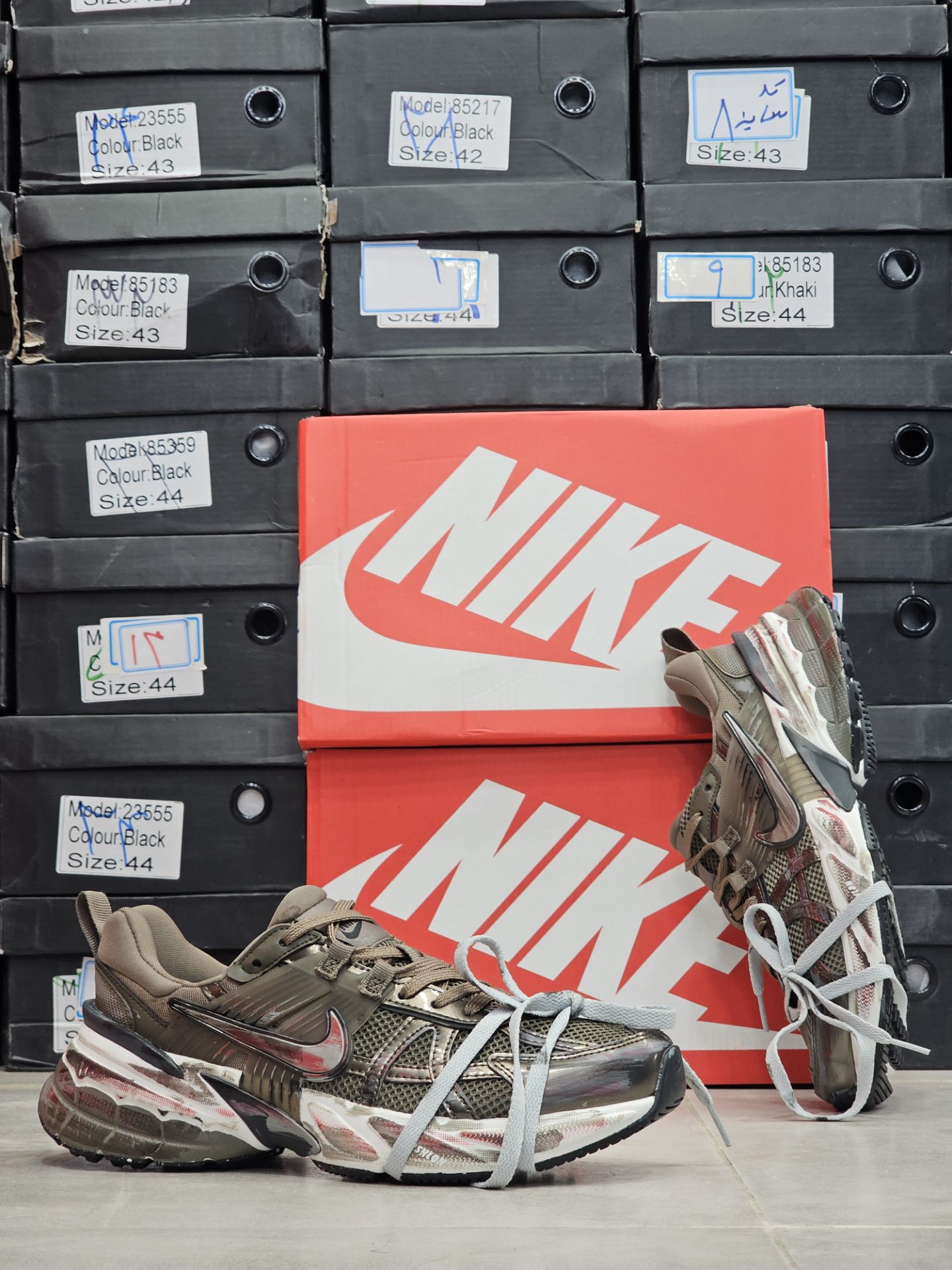 کتونی نایک وی تو کی/سایز 37 الی 45/ساخت ویتنام/Nike V2k Run/ضمانت کالا/فروش تک و عمده