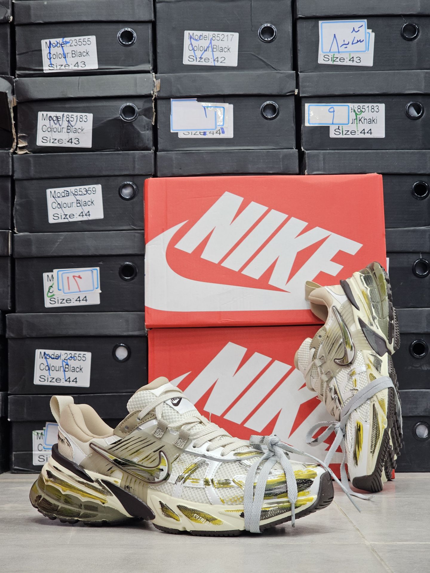 کتونی نایک وی تو کی/سایز 37 الی 45/ساخت ویتنام/Nike V2k Run/ضمانت کالا/فروش تک و عمده