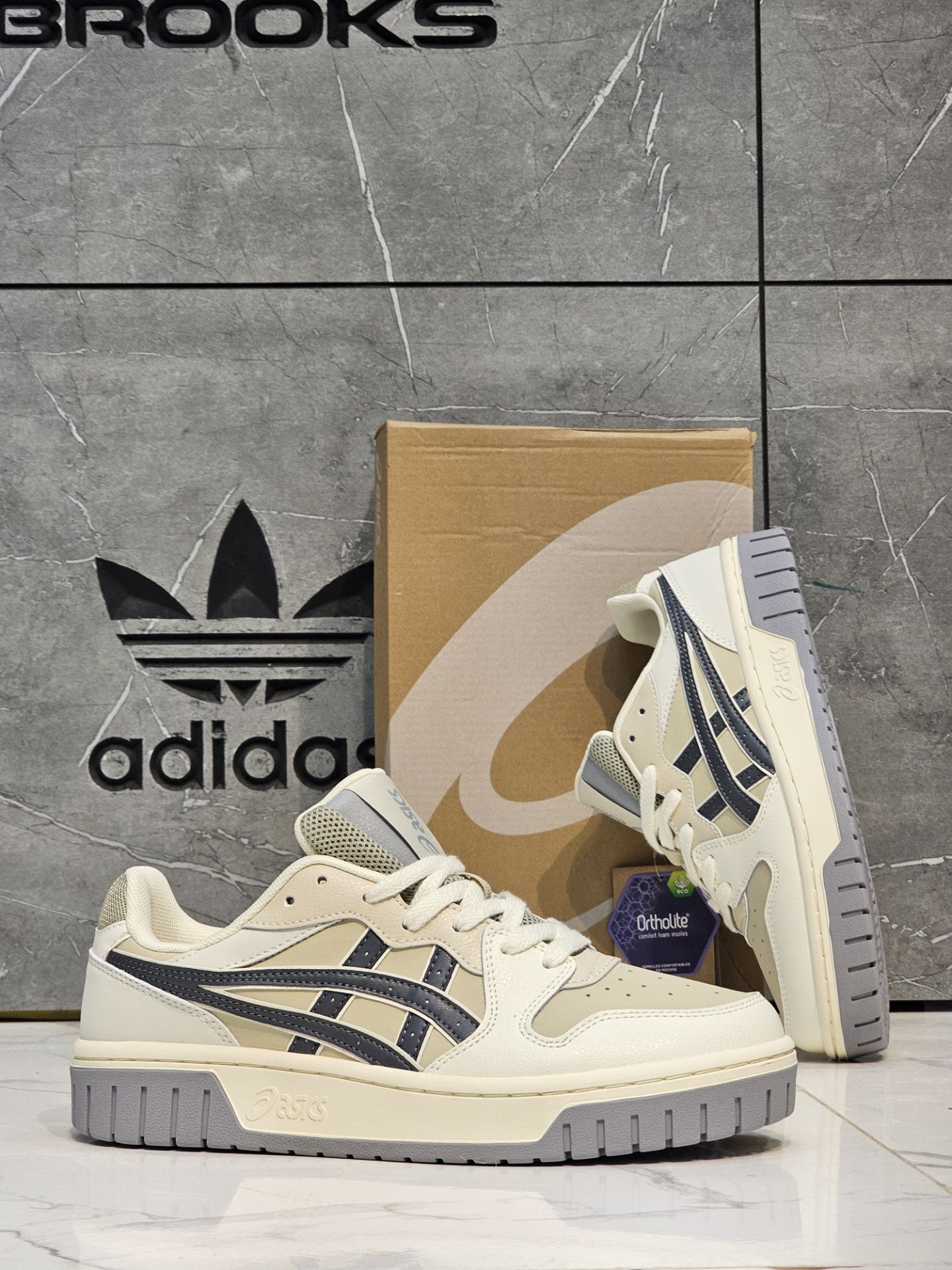 کتونی اسیکس کورت MZ 2.0/ساخت ویتنام/سایز 40الی 45/ASICS Court MZ 2.0/ضمانت کالا/فروش تک و عمده