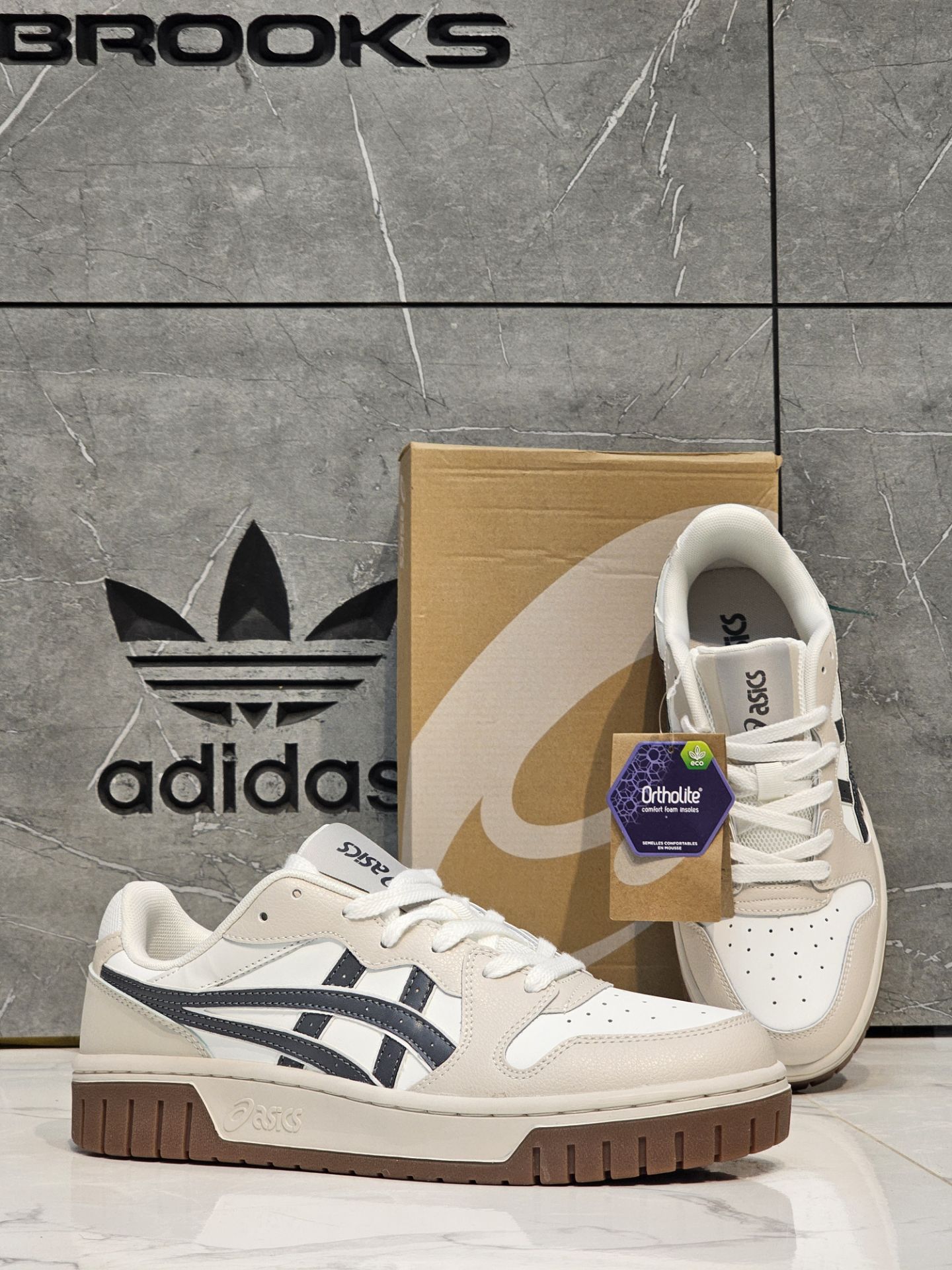 کتونی اسیکس کورت MZ 2.0/ساخت ویتنام/سایز 40الی 45/ASICS Court MZ 2.0/ضمانت کالا/فروش تک و عمده