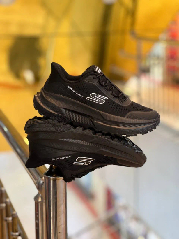 کتونی اسکیچرز اسلیپ/Skechers Slip Ins/سایز۴۰ الی ۴۵/ ساخت ویتنام/ضمانت کالا/فروش تک و عمده