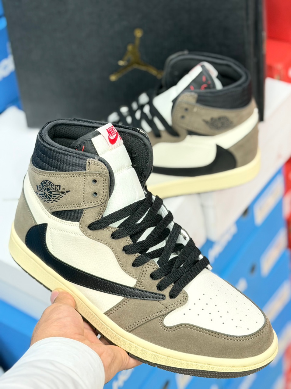 کتونی مردانه نایک ایر جردن وان/ساخت ویتنام/سایز 38 تا ۴۵/ضمانت کالا/فروش تک و عمده/ Nike Air Jordan 1 Vietnam