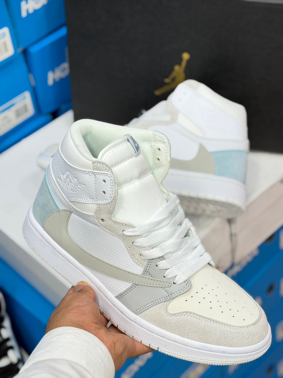 کتونی مردانه نایک ایر جردن وان/ساخت ویتنام/سایز 38 تا ۴۵/ضمانت کالا/فروش تک و عمده/ Nike Air Jordan 1 Vietnam