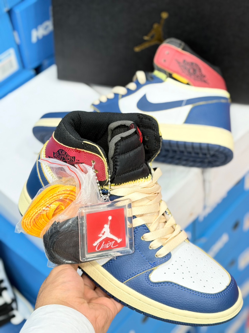 کتونی مردانه نایک ایر جردن وان/ساخت ویتنام/سایز 38 تا ۴۵/ضمانت کالا/فروش تک و عمده/ Nike Air Jordan 1 Vietnam