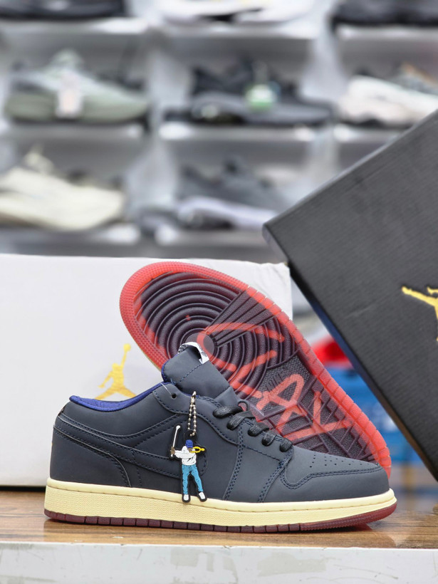 کتونی نایک ایر جردن 1 ساق کوتاه مسترکوالیتی/سایز ۴۰ الی ۴۵/ساخت ویتنام/Nike Air Jordan ۱/ضمانت کالا/فروش تک و عمده