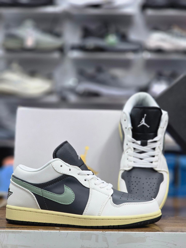 کتونی نایک ایر جردن 1 ساق کوتاه مسترکوالیتی/سایز ۴۰ الی ۴۵/ساخت ویتنام/Nike Air Jordan ۱/ضمانت کالا/فروش تک و عمده