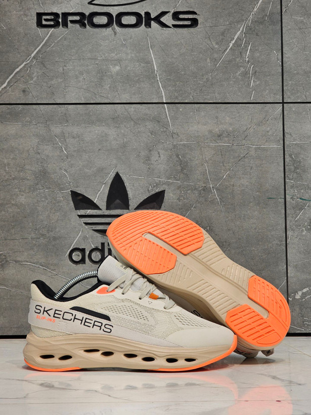 کتونی اسکیچرز اسلیپ/Skechers Slip Ins/سایز۴۰ الی ۴۵/ ساخت ویتنام/ضمانت کالا/فروش تک و عمده