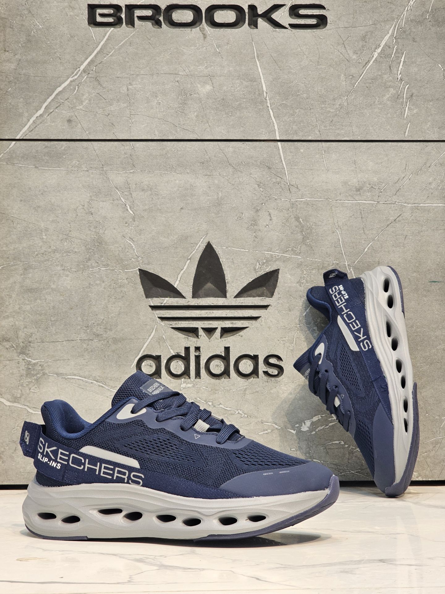 کتونی اسکیچرز اسلیپ/Skechers Slip Ins/سایز۴۰ الی ۴۵/ ساخت ویتنام/ضمانت کالا/فروش تک و عمده