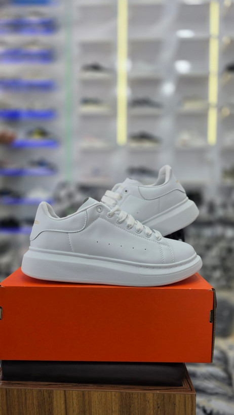 کتونی اسپرت الکساندر مککوئین مسترکوالیتی/سایز ۴۰ الی 45/ ساخت ویتنام/Alexander McQueen/ضمانت کالا/فروش تک و عمده