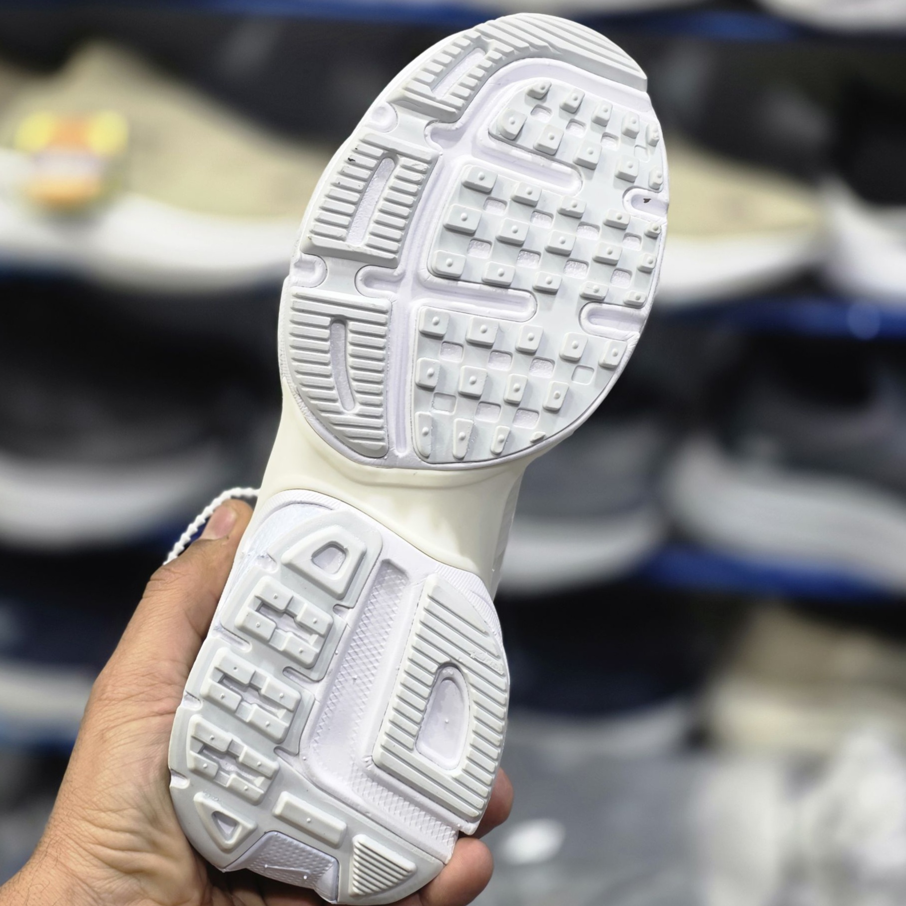 کتونی ویتنامی زنانه نایک کشلون وی تو کی | وارداتی ویتنام | باجعبه Nike V2k Run سایز بندی کامل 37 تا 40