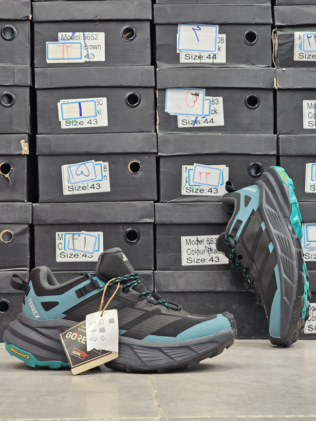کتونی طبیعت‌گردی آدیداس ترکس گورتکس مسترکوالیتی/سایز ۴۰ الی ۴۵/ساخت ویتنام/Adidas Terrex GORE-TEX Hiking Shoes/ضمانت کالا/فروش تک و عمده