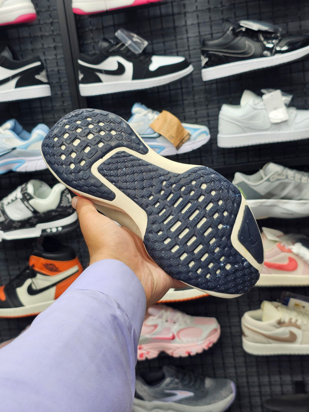 کتونی ویتنامی نایک اینوینسیبل ۳/سایز ۴۰ الی ۴۵/Nike Invincible 3/ساخت ویتنام/فروش تک و عمده