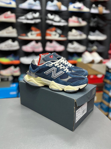 کتونی مسترکوالیتی نیوبالانس ۹۰۶۰/ساخت ویتنام/سایز 40 الی 45/ Newbalance 9060/ضمانت اصالت کالا/فروش به صورت تک و عمده