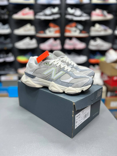 کتونی مسترکوالیتی نیوبالانس ۹۰۶۰/ساخت ویتنام/سایز 40 الی 45/ Newbalance 9060/ضمانت اصالت کالا/فروش به صورت تک و عمده
