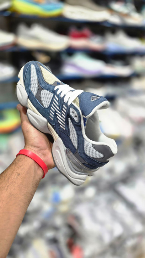 کتونی مسترکوالیتی نیوبالانس ۹۰۶۰/ساخت ویتنام/سایز 40 الی 45/ Newbalance 9060/ضمانت اصالت کالا/فروش به صورت تک و عمده