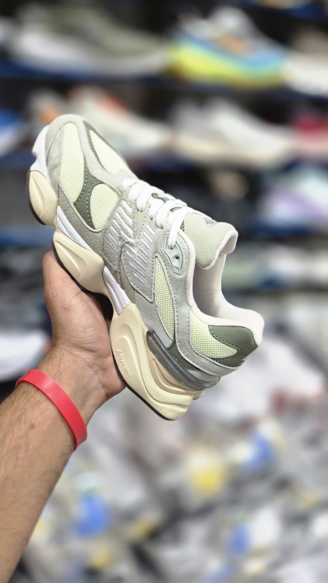 کتونی مسترکوالیتی نیوبالانس ۹۰۶۰/ساخت ویتنام/سایز 40 الی 45/ Newbalance 9060/ضمانت اصالت کالا/فروش به صورت تک و عمده