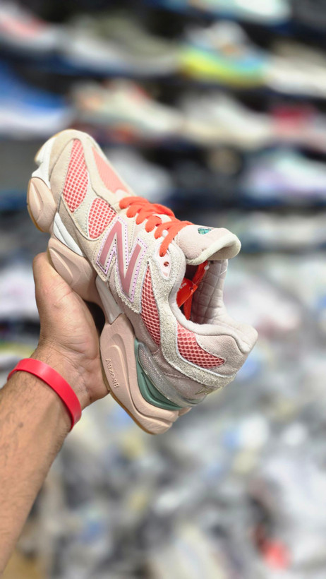 کتونی مسترکوالیتی نیوبالانس ۹۰۶۰/ساخت ویتنام/سایز 40 الی 45/ Newbalance 9060/ضمانت اصالت کالا/فروش به صورت تک و عمده