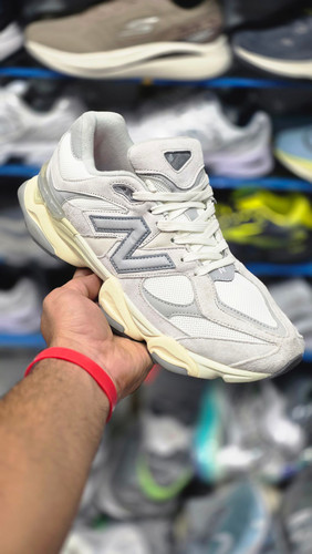 کتونی مسترکوالیتی نیوبالانس ۹۰۶۰/ساخت ویتنام/سایز 44 الی 45/ Newbalance 9060/ضمانت اصالت کالا/فروش به صورت تک و عمده