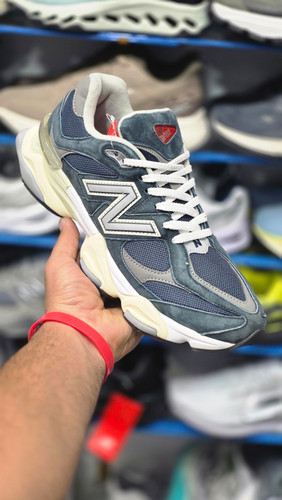 کتونی مسترکوالیتی نیوبالانس ۹۰۶۰/ساخت ویتنام/سایز 44 الی 45/ Newbalance 9060/ضمانت اصالت کالا/فروش به صورت تک و عمده