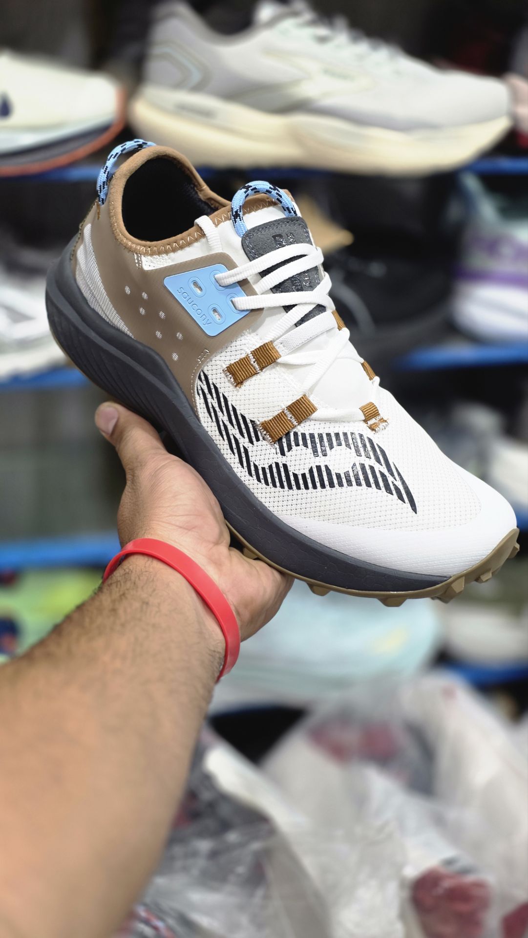 کتونی رانینگ و تریل ساکونی اندورفین ریفت مسترکوالیتی/سایز ۴۰ الی ۴۵/ساخت ویتنام/Saucony Endorphin Rift/ضمانت کالا/فروش تک و عمده