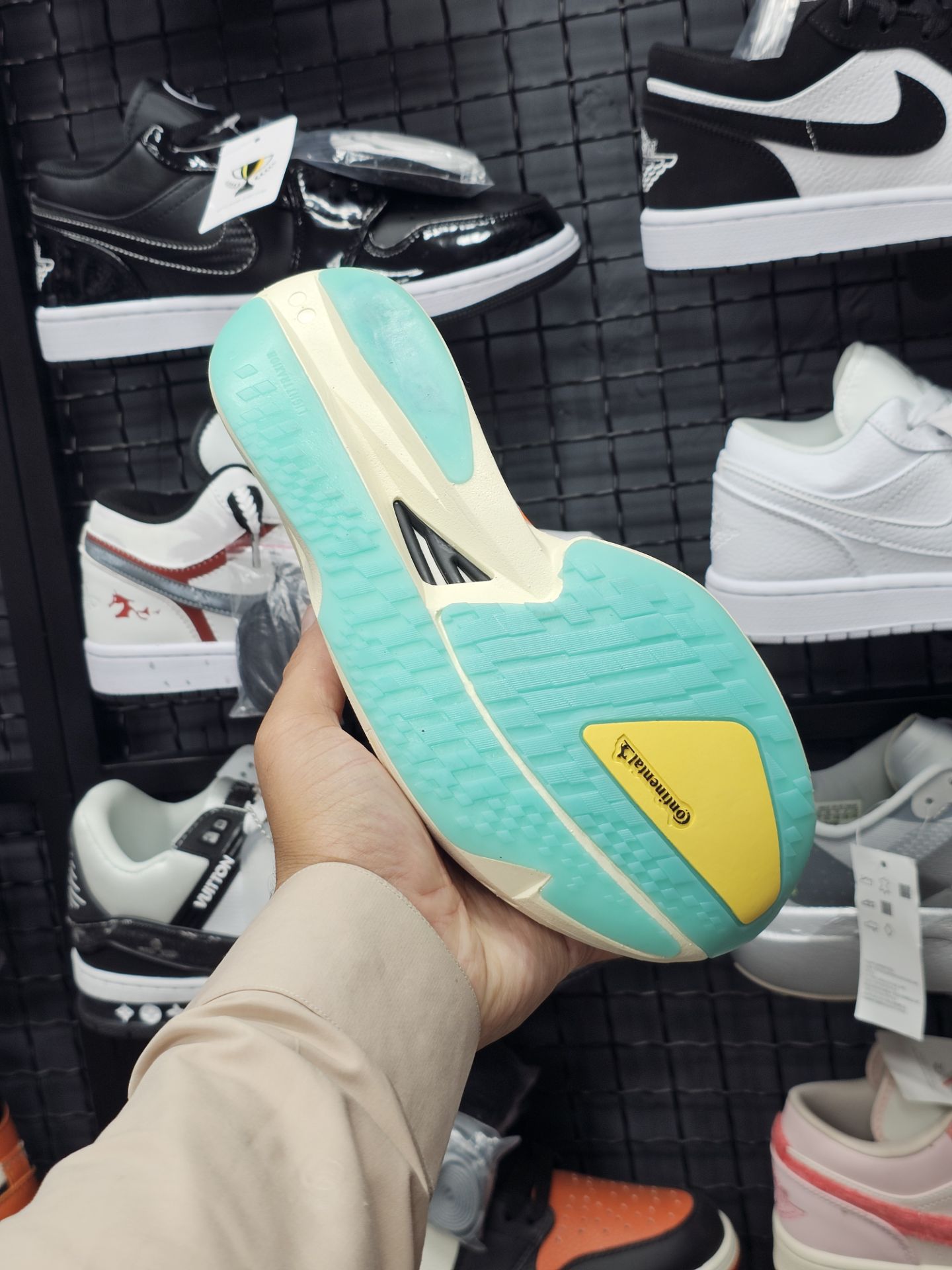 کتونی زنانه آدیداس آدیزرو پرو 4 مسترکوالیتی/سایز ۳۷ الی ۴۰/ساخت ویتنام/Adidas Adizero Pro 4/ضمانت کالا/فروش تک و عمده