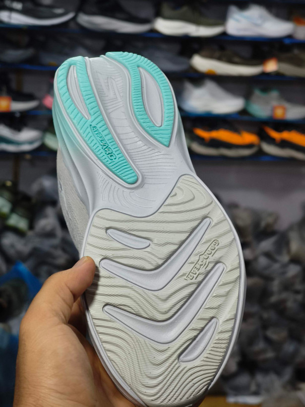 کتونی مسترکوالیتی اسکیچرز هایپربرست کربن/Skechers Hyperburst Carbon/ساخت ویتنام/سایزبندی 37 الی 4۰/ضمانت کالا/فروش به صورت تک و عمده