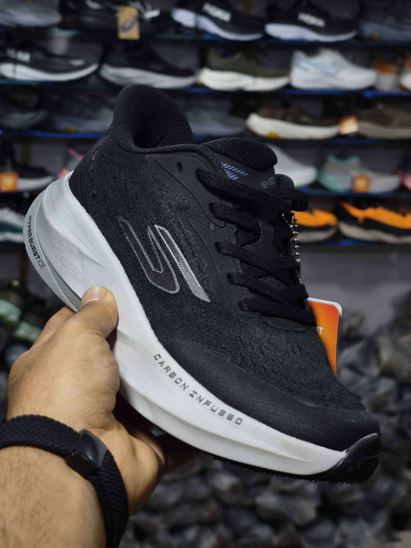 کتونی مسترکوالیتی اسکیچرز هایپربرست کربن/Skechers Hyperburst Carbon/ساخت ویتنام/سایزبندی 37 الی 4۰/ضمانت کالا/فروش به صورت تک و عمده