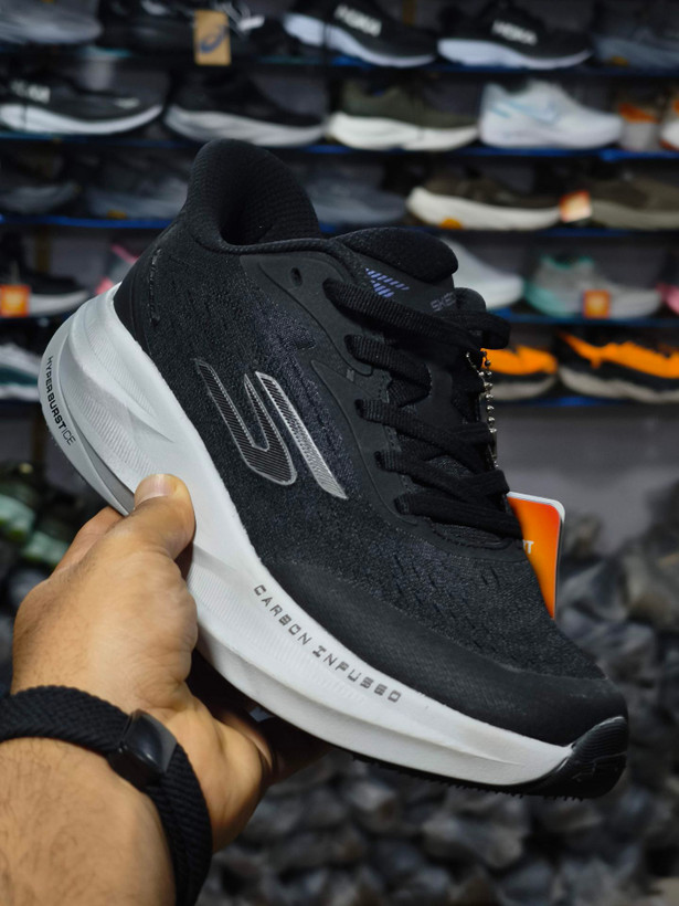 کتونی مسترکوالیتی اسکیچرز هایپربرست کربن/Skechers Hyperburst Carbon/ساخت ویتنام/سایزبندی 37 الی 4۰/ضمانت کالا/فروش به صورت تک و عمده
