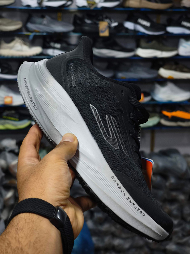 کتونی مسترکوالیتی اسکیچرز هایپربرست کربن/Skechers Hyperburst Carbon/ساخت ویتنام/سایزبندی 37 الی 4۰/ضمانت کالا/فروش به صورت تک و عمده