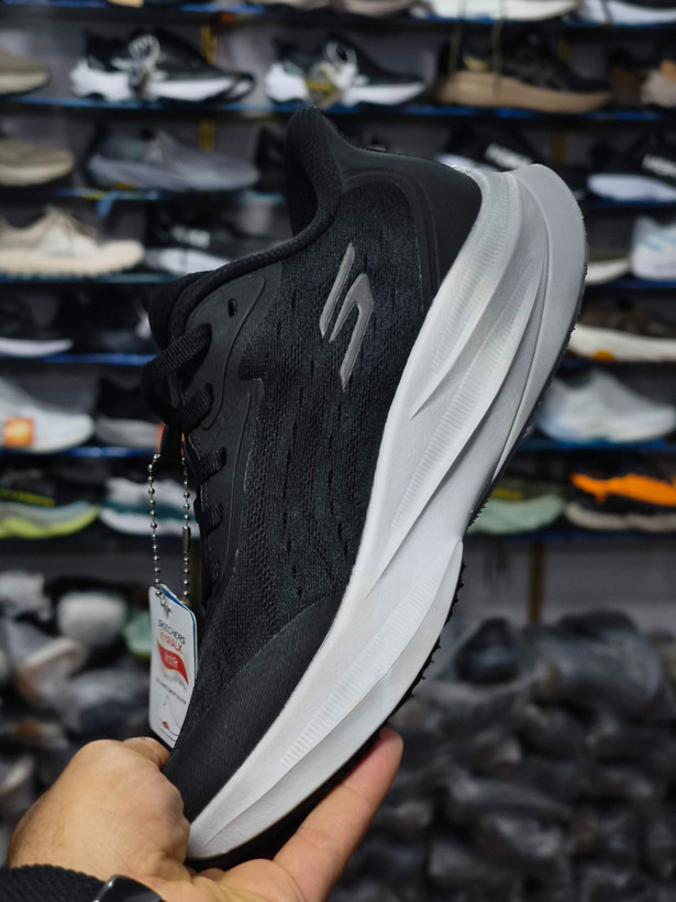 کتونی مسترکوالیتی اسکیچرز هایپربرست کربن/Skechers Hyperburst Carbon/ساخت ویتنام/سایزبندی 37 الی 4۰/ضمانت کالا/فروش به صورت تک و عمده