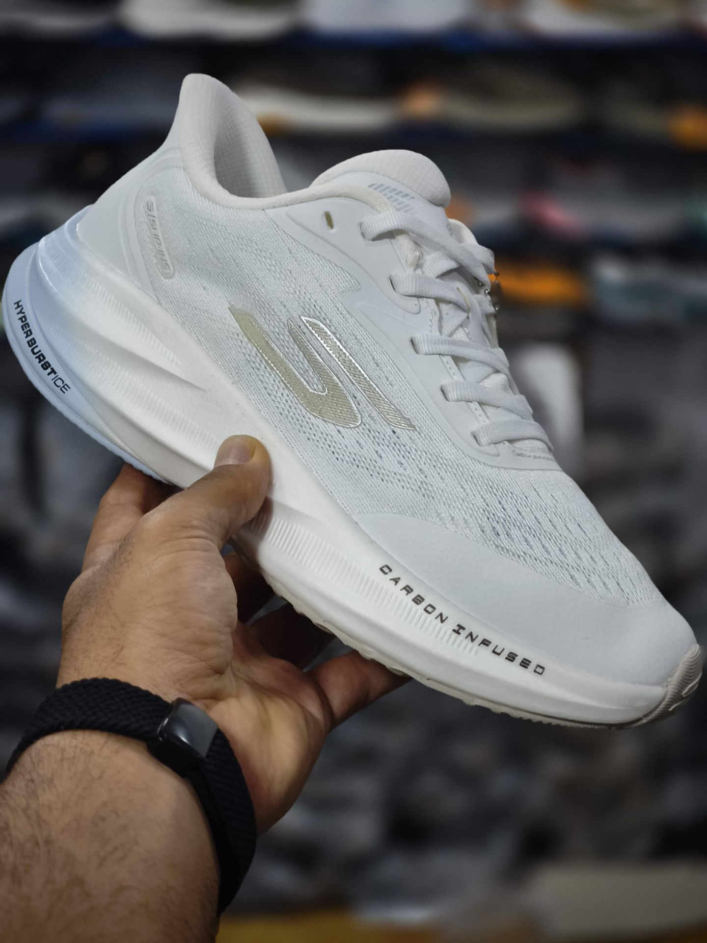 کتونی مسترکوالیتی اسکیچرز هایپربرست کربن/Skechers Hyperburst Carbon/ساخت ویتنام/سایزبندی 37 الی 4۰/ضمانت کالا/فروش به صورت تک و عمده